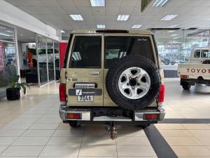 Toyota Land Cruiser 76 4.5D-4D V8 station wagon LX - Image 5