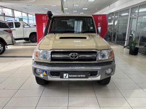 Toyota Land Cruiser 76 4.5D-4D V8 station wagon LX - Image 4