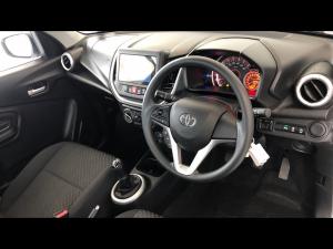 Toyota Vitz 1.0 XR manual - Image 10
