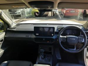 Toyota Hilux 2.8 GD-6 RB Raider X automaticXtra Cab - Image 6
