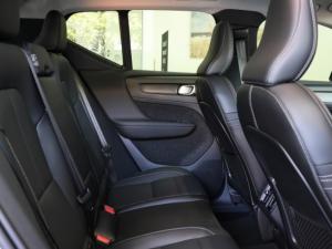 Volvo XC40 B4 Plus Dark - Image 12