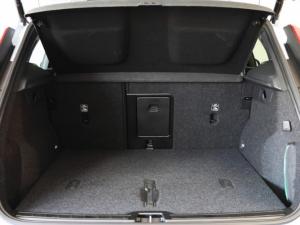 Volvo XC40 B4 Plus Dark - Image 17
