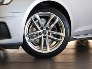 Audi A4 35TFSI Advanced - Image 3