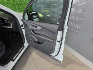Audi Q7 45TDI quattro S line - Image 12