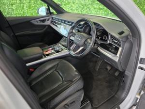 Audi Q7 45TDI quattro S line - Image 19