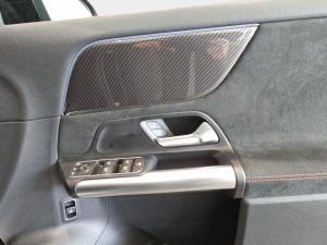 Mercedes-Benz GLA GLA200 Progressive - Image 17