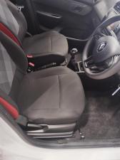 Renault Kwid 1.0 Techno manual - Image 10