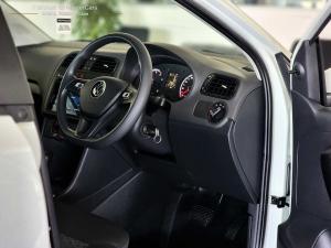 Volkswagen Polo Vivo hatch 1.6 Life - Image 18