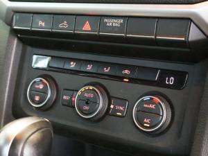Volkswagen Amarok 2.0BiTDI double cab Highline auto - Image 16