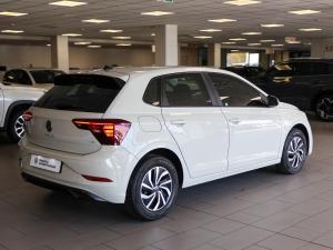 Volkswagen Polo hatch 1.0TSI - Image 11