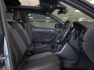 Volkswagen T-Roc 2.0TSI 140kW 4Motion R-Line - Image 13