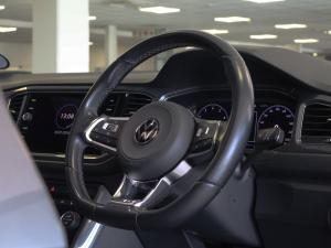 Volkswagen T-Roc 2.0TSI 140kW 4Motion R-Line - Image 20