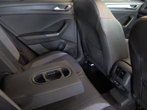 Volkswagen T-Roc 2.0TSI 140kW 4Motion R-Line - Image 24
