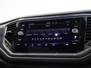 Volkswagen T-Roc 2.0TSI 140kW 4Motion R-Line - Image 33