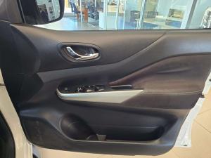 Nissan Navara 2.3D SE automaticD/C - Image 14