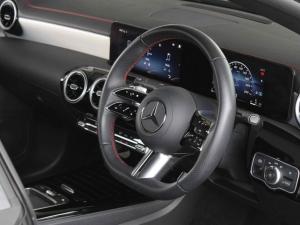Mercedes-Benz CLA CLA200 Progressive - Image 10