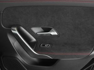 Mercedes-Benz CLA CLA200 Progressive - Image 15