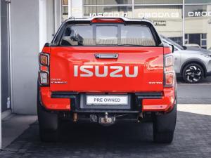 Isuzu D-Max 3.0TD double cab V-Cross 4x4 - Image 11