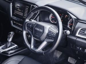 Isuzu D-Max 3.0TD double cab V-Cross 4x4 - Image 14