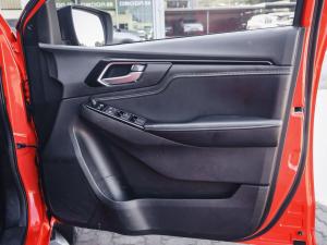 Isuzu D-Max 3.0TD double cab V-Cross 4x4 - Image 15