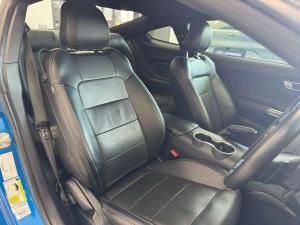 Ford Mustang 5.0 GT fastback - Image 13