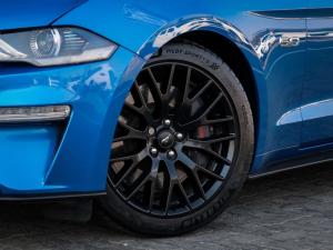 Ford Mustang 5.0 GT fastback - Image 3