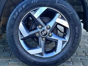 Hyundai Venue 1.0T Fluid auto - Image 2