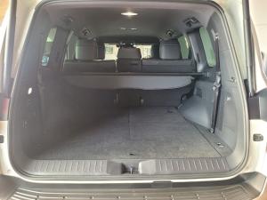 Toyota Land Cruiser 300 3.5T GR-Sport - Image 12