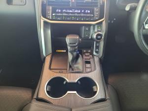 Toyota Land Cruiser 300 3.5T GR-Sport - Image 16