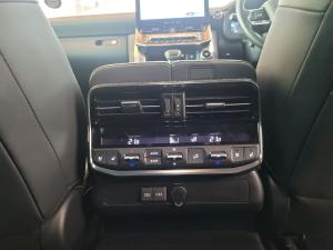 Toyota Land Cruiser 300 3.5T GR-Sport - Image 18