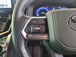 Toyota Land Cruiser 300 3.5T GR-Sport - Image 21