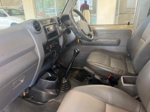 Toyota Land Cruiser 79 4.2D single cab - Image 7