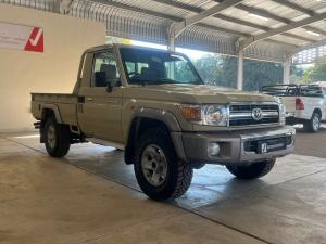 Toyota Land Cruiser 79 4.2D single cab - Image 1