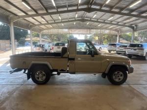 Toyota Land Cruiser 79 4.2D single cab - Image 3