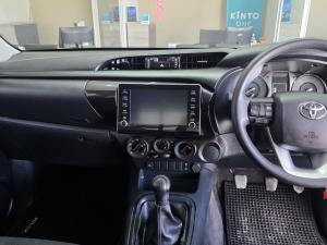 Toyota Hilux 2.4GD-6 Xtra cab Raider manual - Image 6