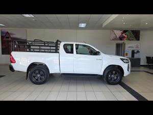 Toyota Hilux 2.4GD-6 Xtra cab Raider manual - Image 3