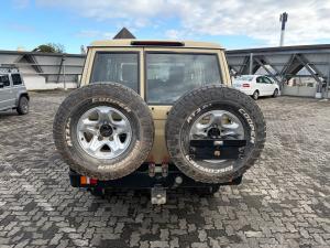 Toyota Land Cruiser 76 4.5D-4D V8 station wagon LX - Image 5