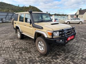 Toyota Land Cruiser 76 4.5D-4D V8 station wagon LX - Image 1