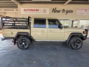 Toyota Land Cruiser 79 2.8GD-6 double cab auto - Image 3