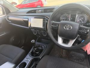 Toyota Hilux 2.4GD-6 single cab Raider manual - Image 6
