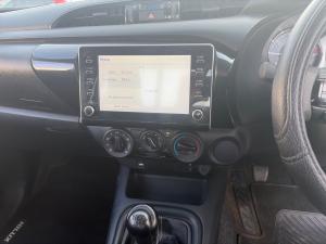 Toyota Hilux 2.4GD-6 single cab Raider manual - Image 10