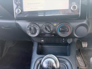 Toyota Hilux 2.4GD-6 single cab Raider manual - Image 11