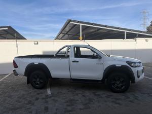 Toyota Hilux 2.4GD-6 single cab Raider manual - Image 3