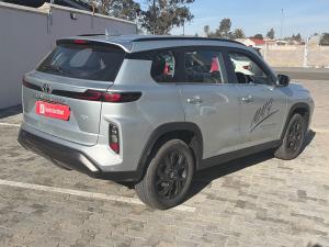 Toyota Urban Cruiser 1.5 XR manual - Image 2