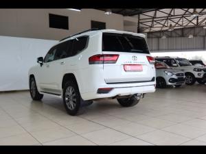 Toyota Land Cruiser 300 3.3D ZX - Image 25