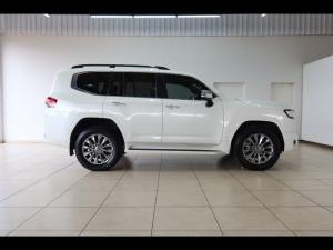Toyota Land Cruiser 300 3.3D ZX - Image 3