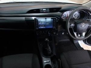 Toyota Hilux 2.4GD-6 single cab 4x4 Raider manual - Image 6