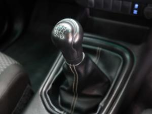 Toyota Hilux 2.4GD-6 single cab 4x4 Raider manual - Image 12