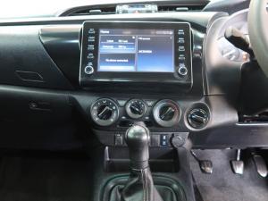 Toyota Hilux 2.4GD-6 single cab 4x4 Raider manual - Image 14