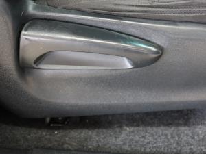Toyota Hilux 2.4GD-6 single cab 4x4 Raider manual - Image 17